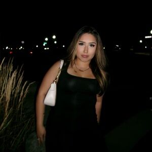 Meet your Posher, Dania